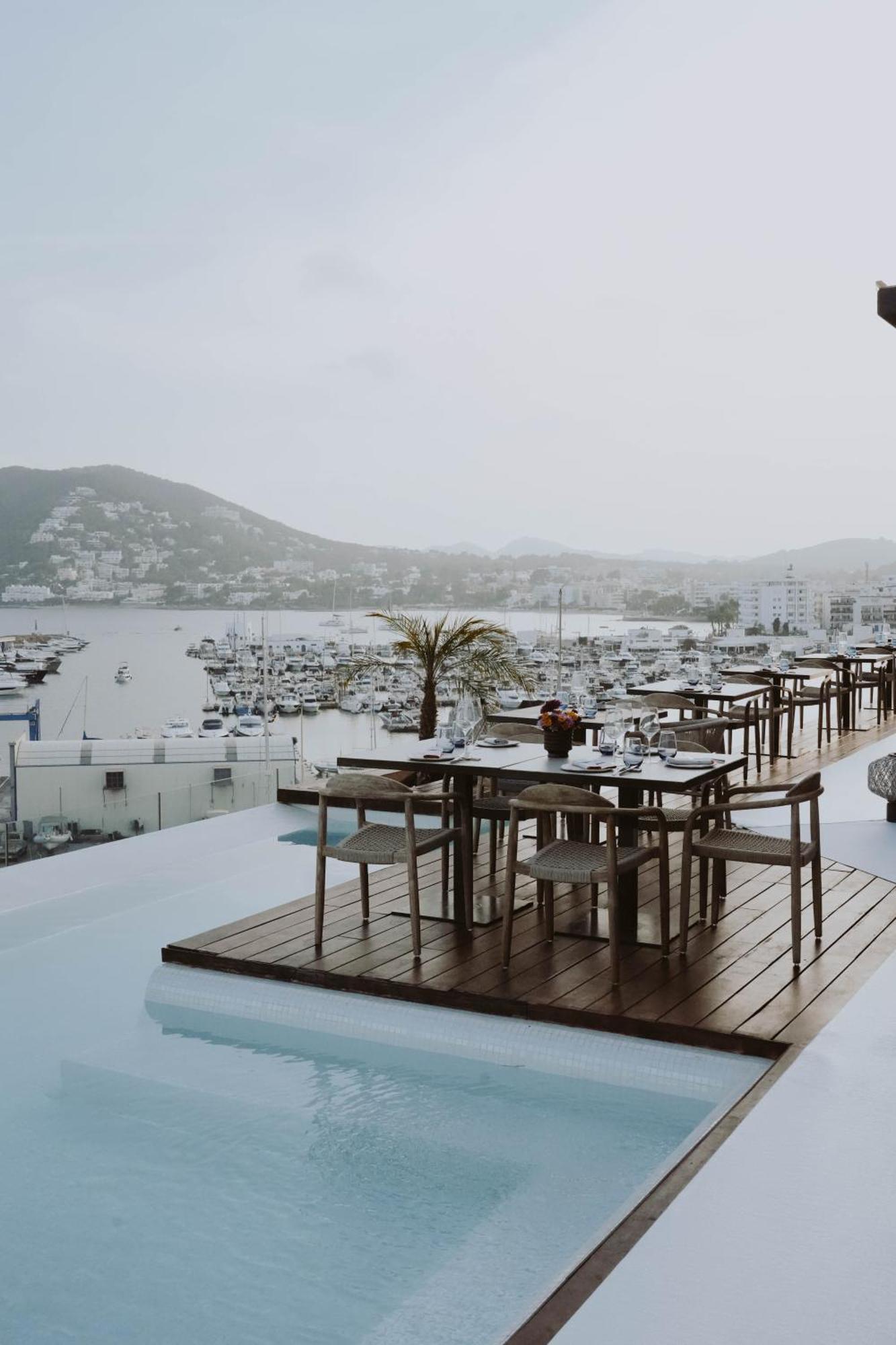 Aguas De Ibiza Grand Luxe 5*圣尤拉利亚·德尔·里奥